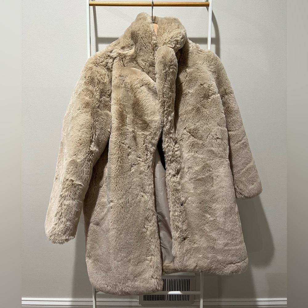 New Apparis Faux Fur Stella Jacket in Latte, size Small